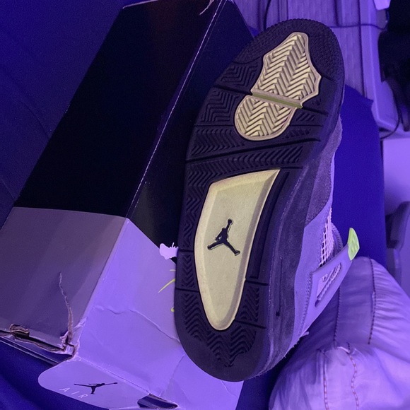 Jordan 4 - Picture 3 of 3